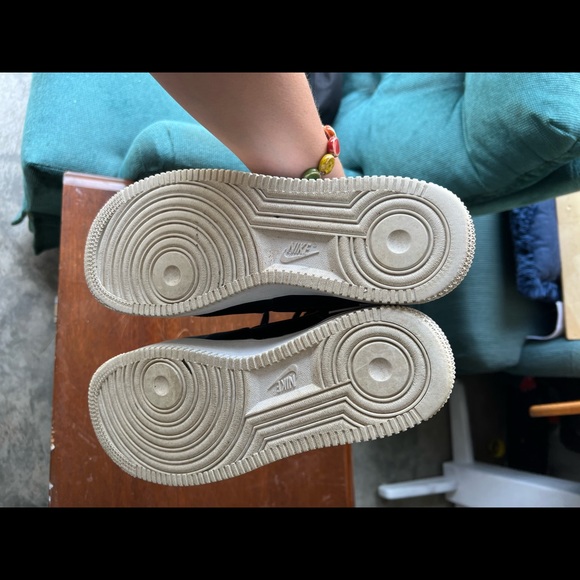 black and white air forces, hardly worn - Picture 4 of 6